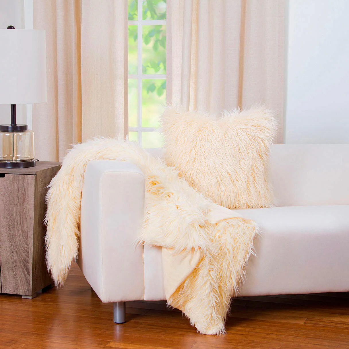 Llama 20 Inch Feather Pillow - Image 16
